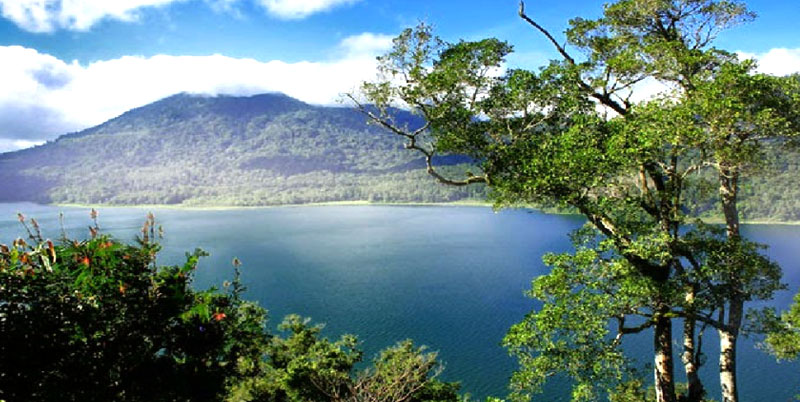 Lake Tamblingan and Lake Buyan